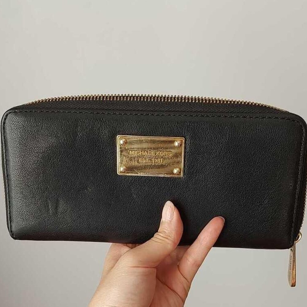 Michael kors wallet